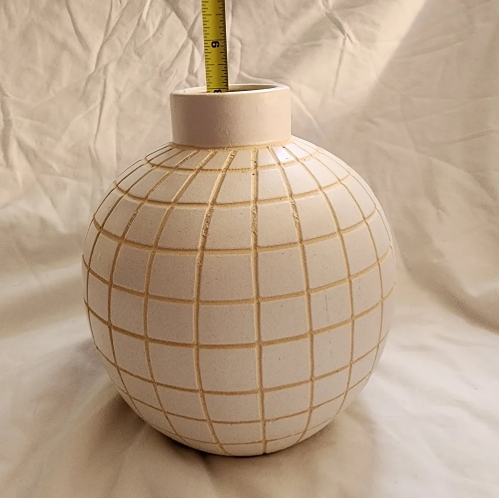 Off Medium White‎ Geometric Ceramic Vase Matte Handmade